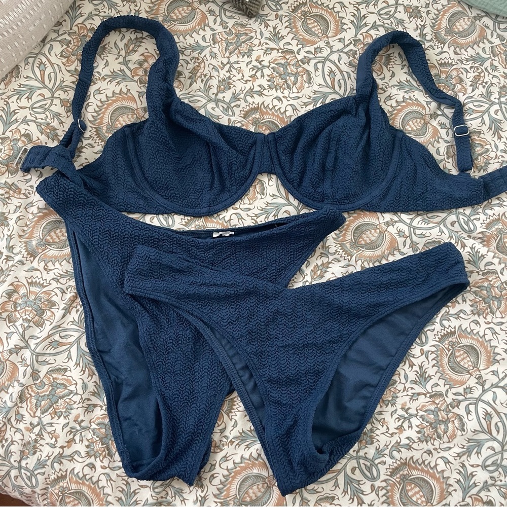 Abercrombie Curve Love navy bikini